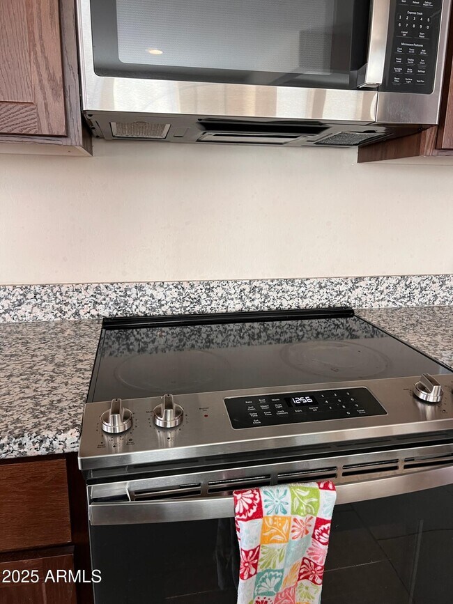 Building Photo - 29316 N Lone Pne Ln