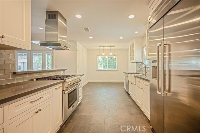 Building Photo - 385 E Mendocino St