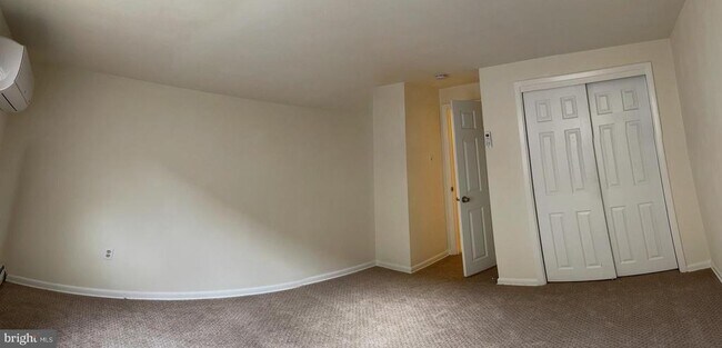 Building Photo - 235 Roesch Ave