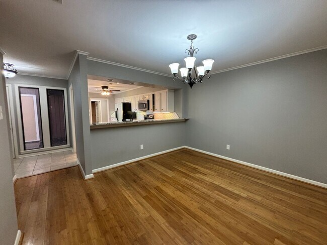 Building Photo - Lake View with Easy Access to I220