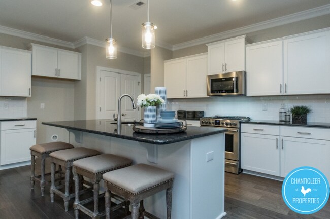 Building Photo - 2527 Reynolds Dr