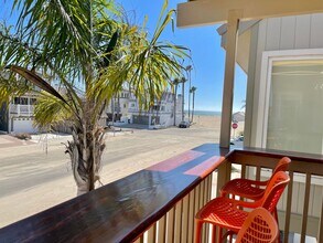 Building Photo - 3 Bedroom + 2 Bathroom Home | Hollywood Beach | Oxnard | Fully Furnished