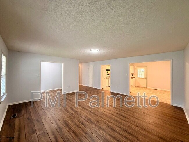 Building Photo - 119 Chatham Forest Cir