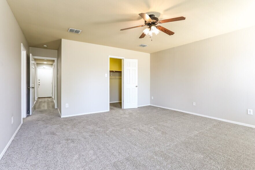 Building Photo - 529 Indian Paintbrush