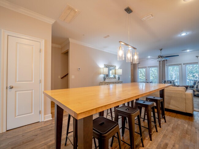 Building Photo - 257 Driftwood Rd