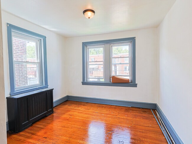 Building Photo - 3359 Tyson Ave