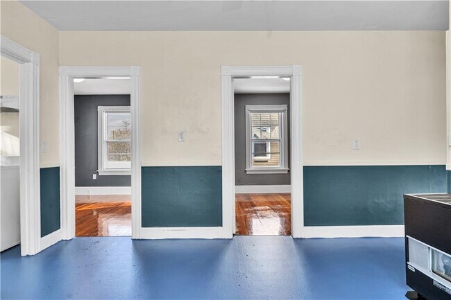 Building Photo - 266 Sayles Ave