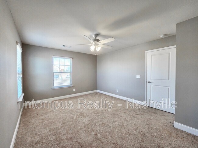 Building Photo - 1005 Maleventum Way