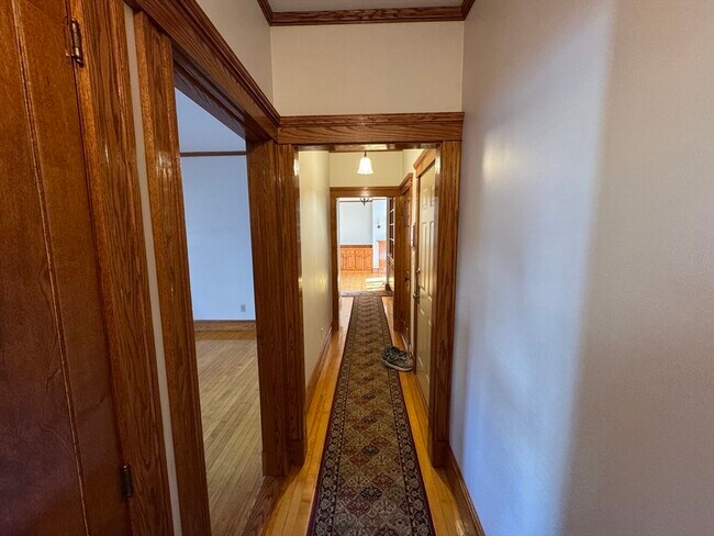 Building Photo - 41 Hawthorn St