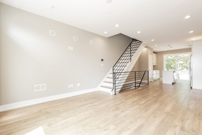 Building Photo - 1435 S Fallon St