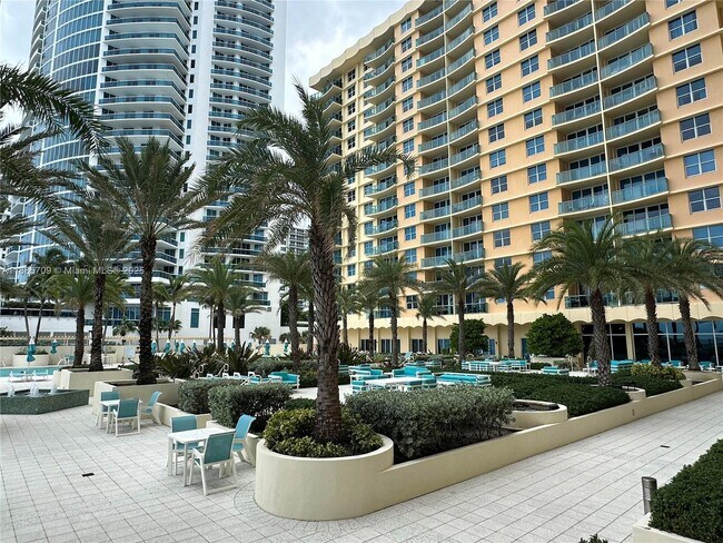 Building Photo - 2501 S Ocean Dr