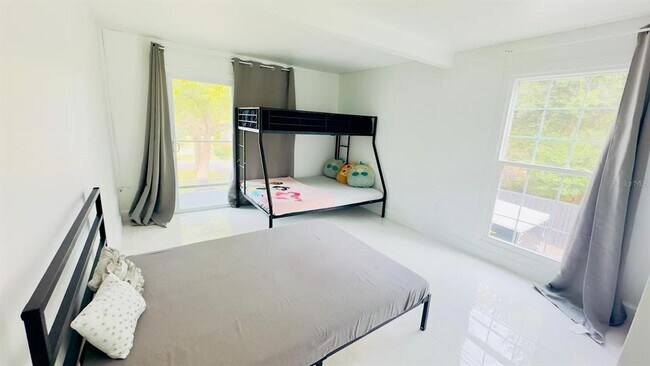 Building Photo - 14614 Bayonne Rd