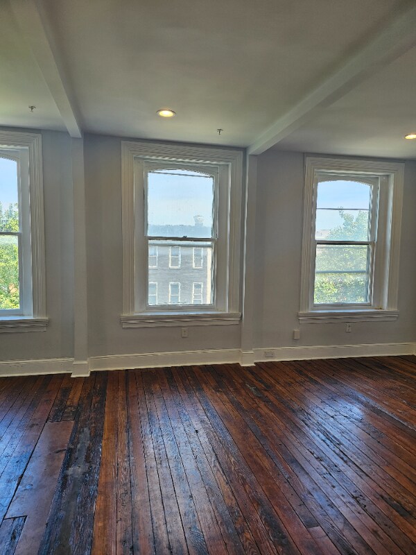 Building Photo - 2116 N Charles St