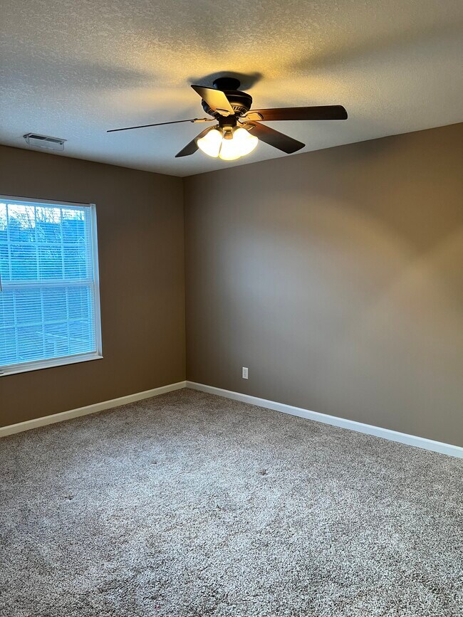 Building Photo - 5901 Boulder View