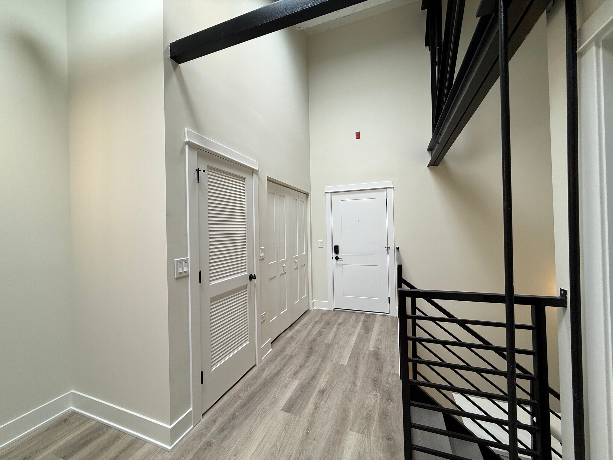Building Photo - 1453 Maple Ave