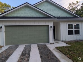 Building Photo - 781 Pioneer Dr