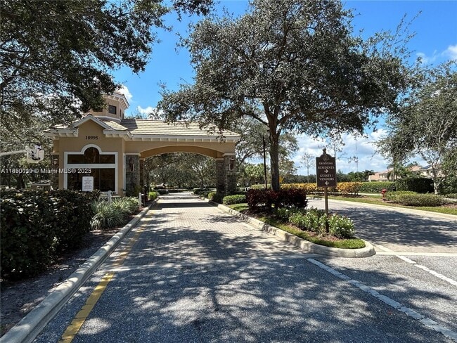 Building Photo - 7828 Parsons Pine Dr