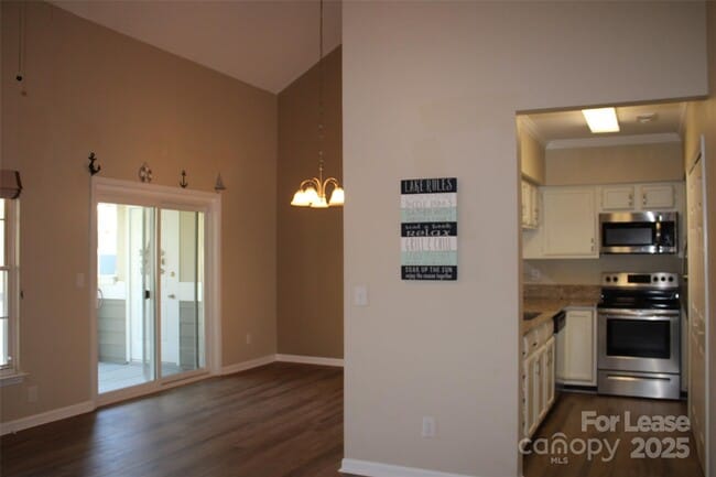 Building Photo - 19839 Henderson Rd