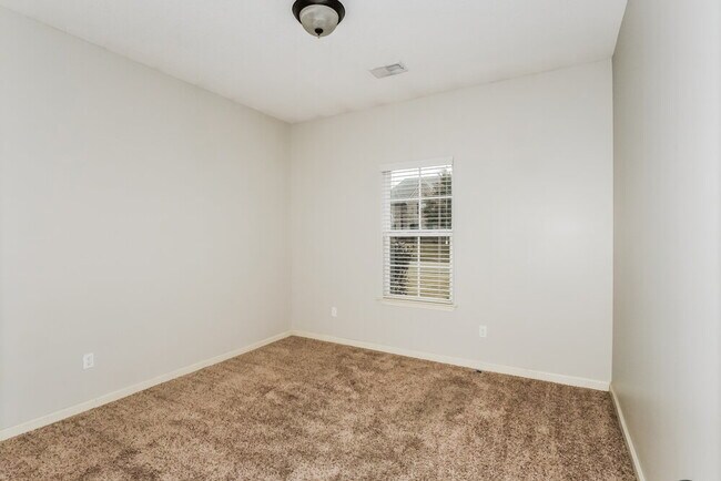 Building Photo - 5009 Forest Oasis Ln