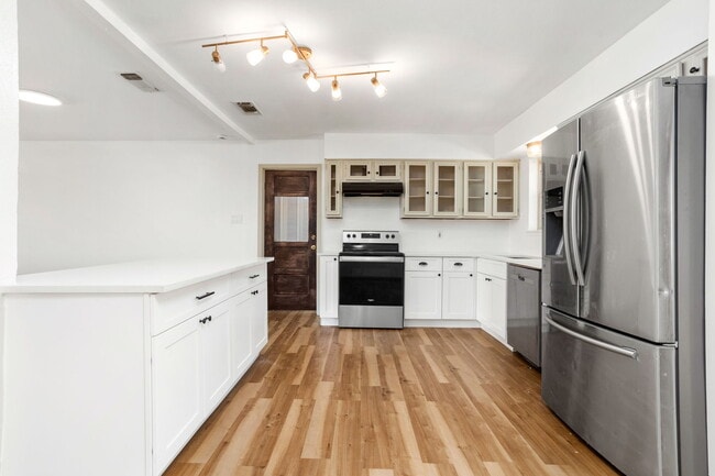 Building Photo - 5259 Prince Valiant Dr