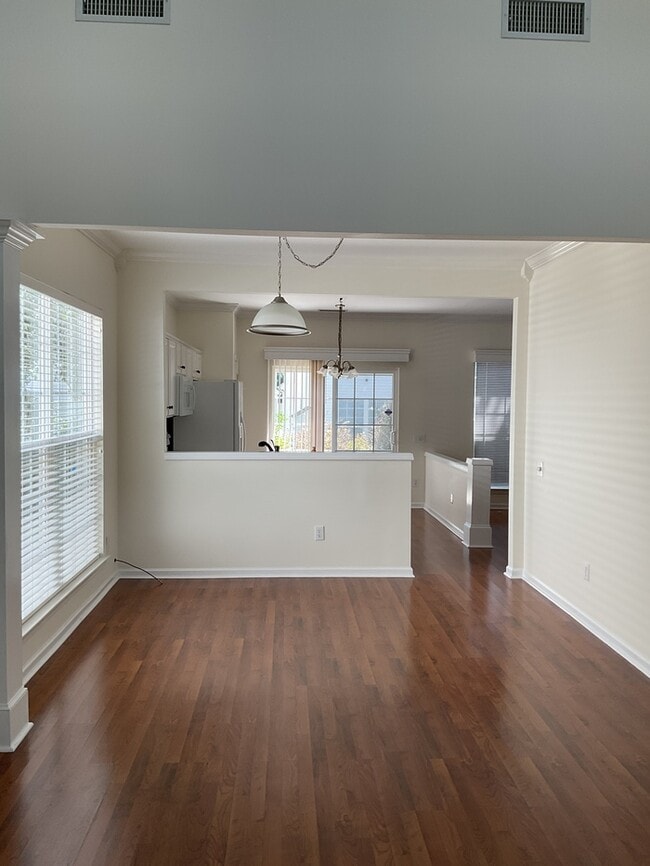 Building Photo - 3 bed, 2.5 bath in desirable Willowmere!