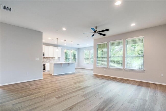 Building Photo - 10515 Turnbull Loop