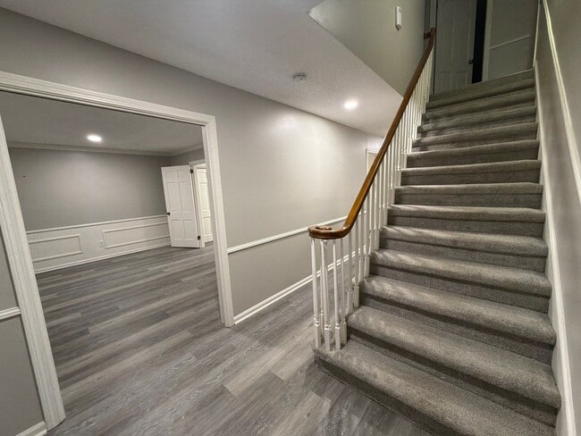 Building Photo - 4019 Piedmont Dr SE