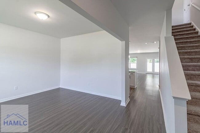 Building Photo - 147 Enclave Wy