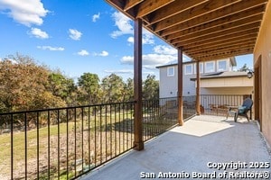 Building Photo - 1216 Canyon Lake Dr