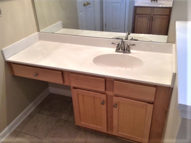 Building Photo - 8244 Chatham Oaks Dr