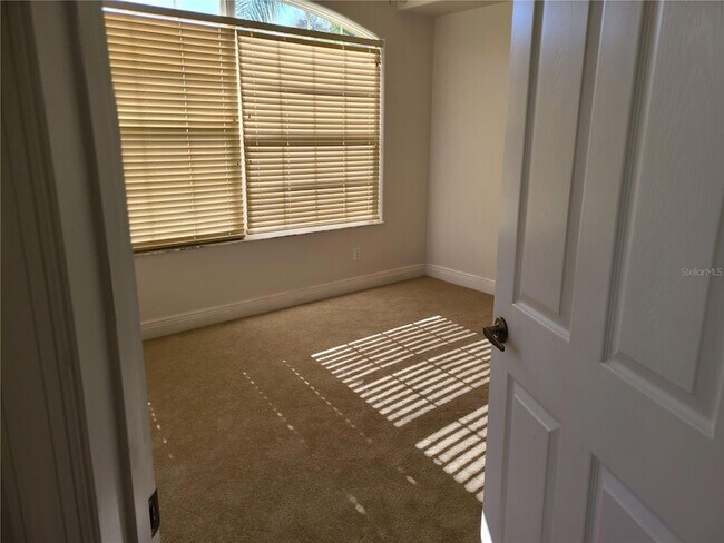 Building Photo - 9996 Cherry Hills Ave Cir