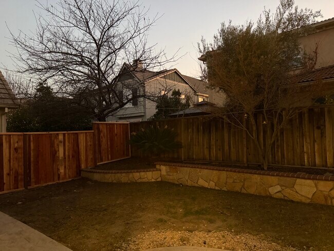 Building Photo - 252 W Terraza Way