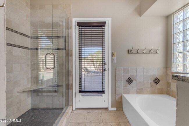 Building Photo - 1823 W Remington Dr