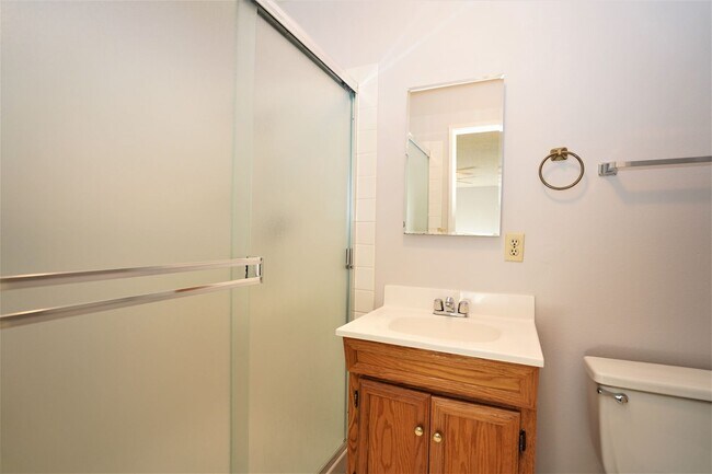 Building Photo - Beautiful Single Family Home in Desirable ...