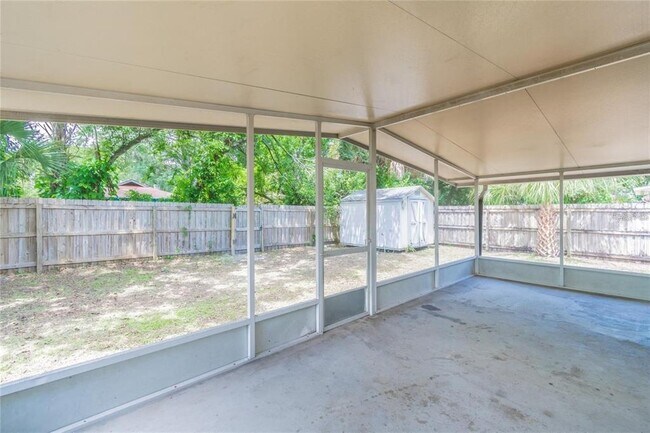 Building Photo - 1911 W St Conrad St