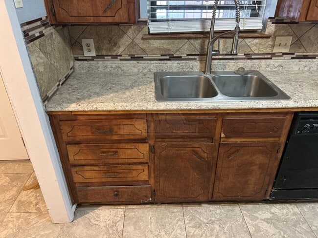 Building Photo - **2 weeks Free Rent***2310 Zinnia Court, K...