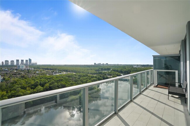 Building Photo - 16385 Biscayne Blvd