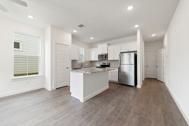 Building Photo - 1226 Elm Ct