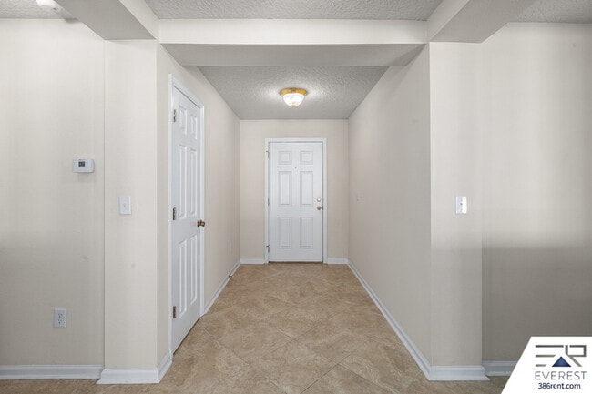 Building Photo - 9 Waywood Pl