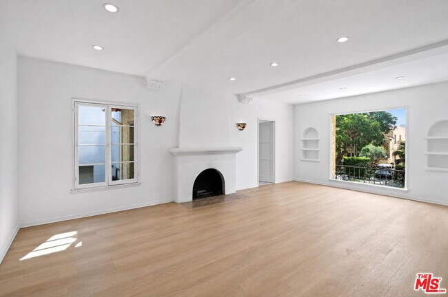 Building Photo - 900 S Wooster St