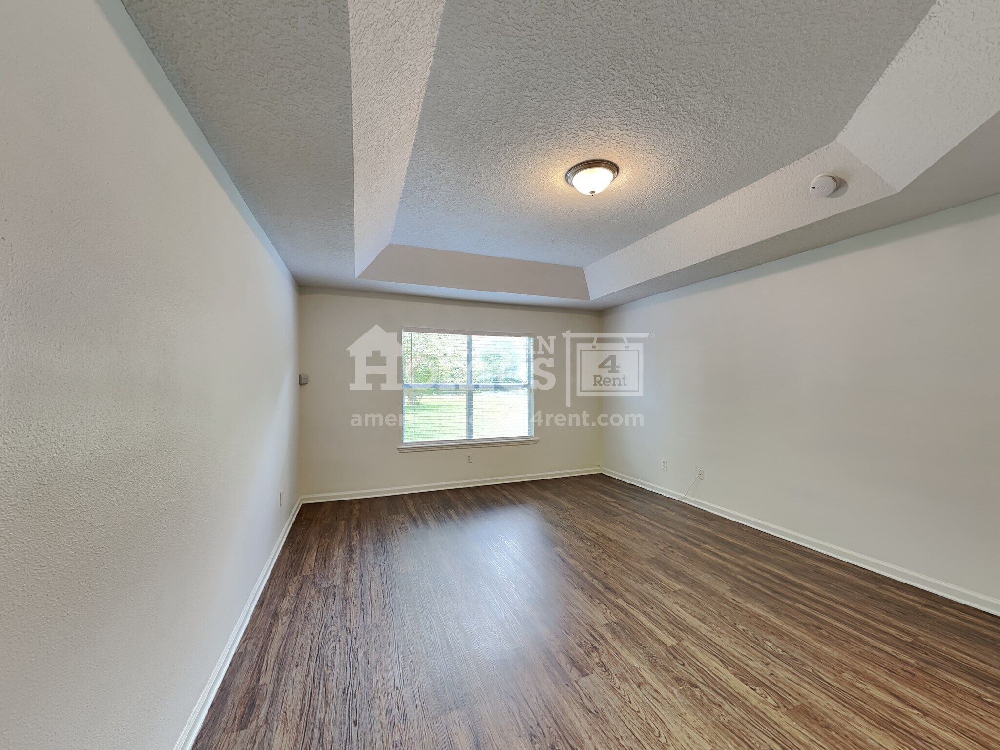 Building Photo - 224 N Lake Cunningham Ave