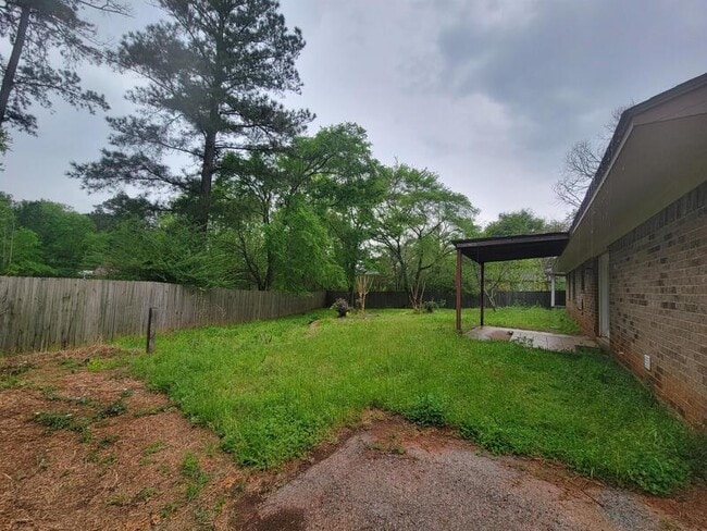 Building Photo - 10556 Rolling Pines Dr