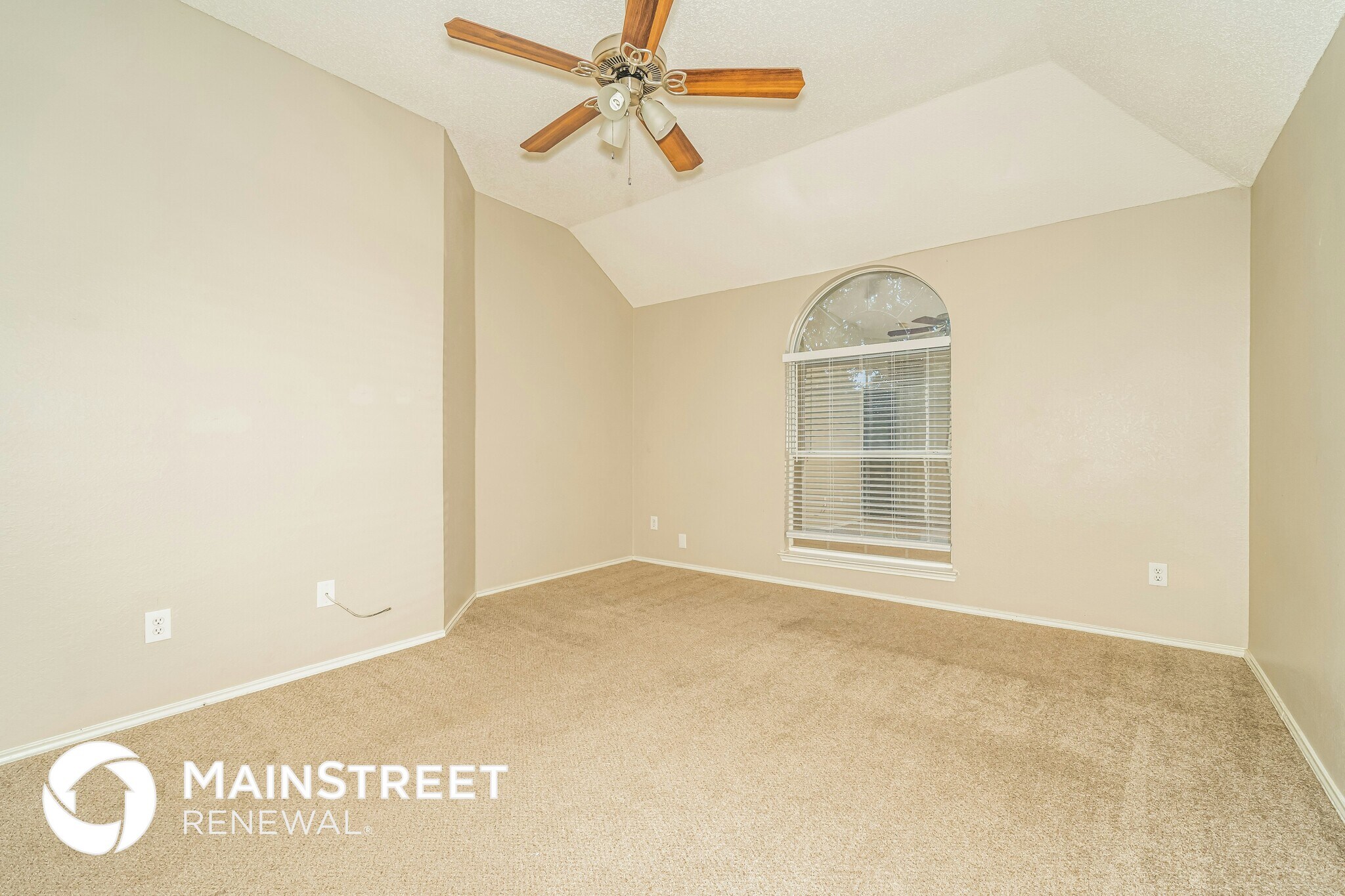 Building Photo - 7501 Meadow Creek Dr