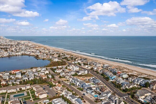 Building Photo - 1613 Ocean Ave