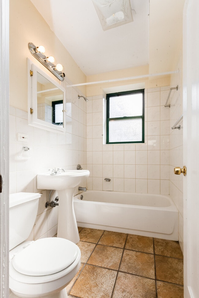 Building Photo - One Bedroom in South Shore