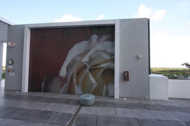 Building Photo - 2000 Metropica Wy