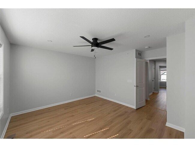 Building Photo - 8085 Central Park Way