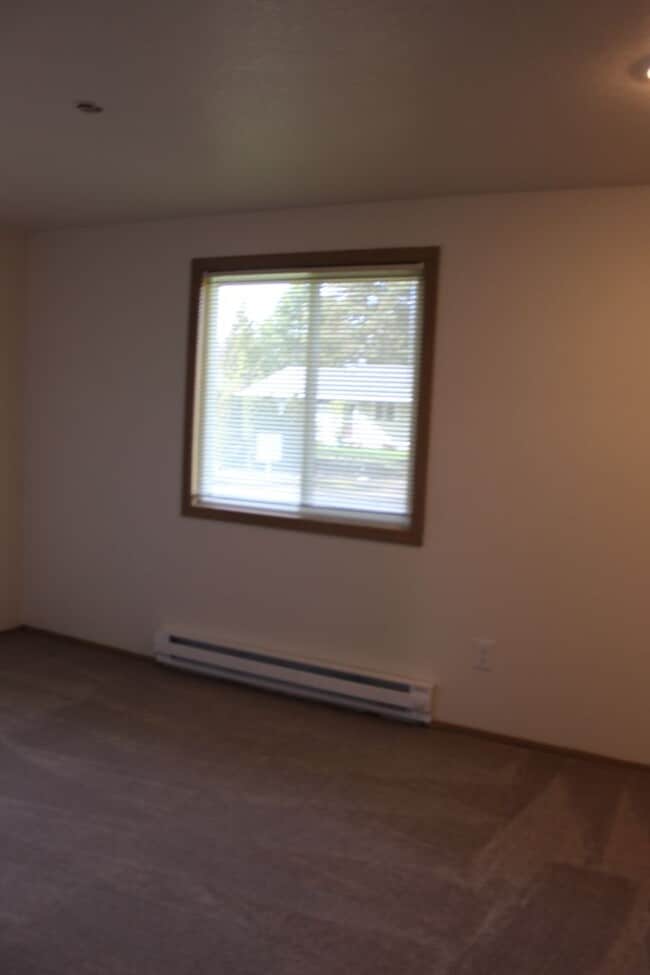 Building Photo - 262 NE 34th Pl