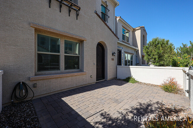 Building Photo - 3-bedroom 2.5 bath in Chandler