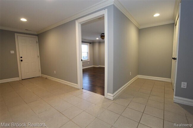 Building Photo - 30024 Beacontree St